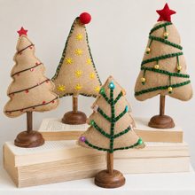 Load image into Gallery viewer, Mini Felt Christmas Tree On Stand