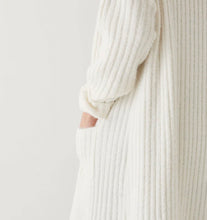 Load image into Gallery viewer, Chalet Ribbed Duster- Winter White