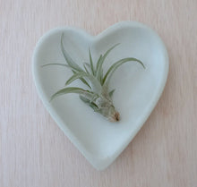 Load image into Gallery viewer, Large Heart Dish