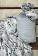 Load image into Gallery viewer, Travel Blanket Set