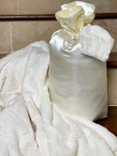 Load image into Gallery viewer, Travel Blanket Set