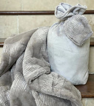 Load image into Gallery viewer, Travel Blanket Set