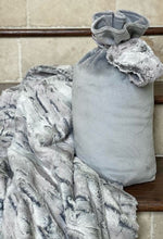 Load image into Gallery viewer, Travel Blanket Set