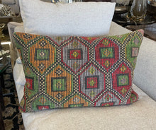 Load image into Gallery viewer, Kilim Artisan Pillow