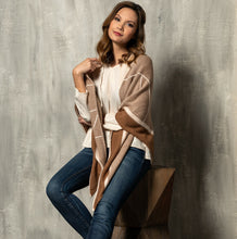 Load image into Gallery viewer, Triangle Shawl