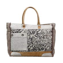 Load image into Gallery viewer, HIDE & FLORAL PRINT WEEKENDER BAG (6218466296006)