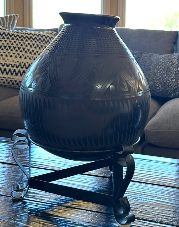 Armando Silveira Pot W/ Stand