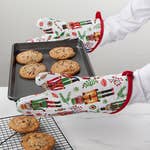 Load image into Gallery viewer, Nutcracker Christmas Chef Oven Mitt
