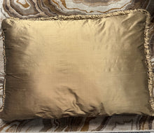 Load image into Gallery viewer, Gold Silk Dutch Euro
