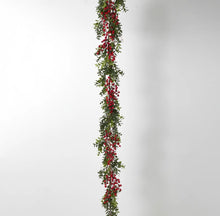 Load image into Gallery viewer, Boxwood Garland w/ Berries
