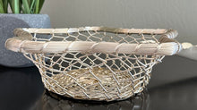 Load image into Gallery viewer, Champagne Star Wire Basket
