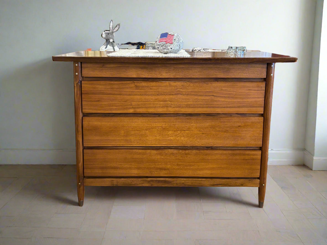 Caracole 4 Drawer Dresser