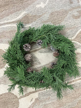 Load image into Gallery viewer, Christmas Wreath w/ Pinecones
