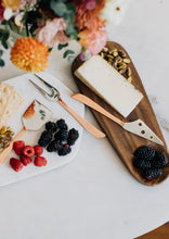 Load image into Gallery viewer, Hammered Handle Copper Cheese Servers
