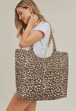 Load image into Gallery viewer, Leopard Tote Bag
