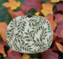 Load image into Gallery viewer, Pumpkin with green leaves
