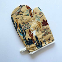 Load image into Gallery viewer, SW Roadrunner &amp; Saguaros Oven Mitt - Gold
