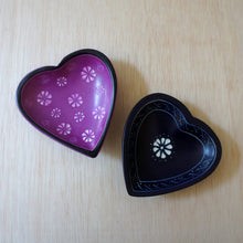 Load image into Gallery viewer, Hand-Carved Stone Pattern Heart Dish
