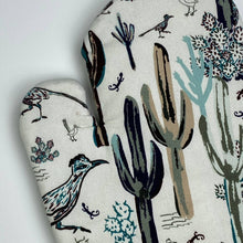 Load image into Gallery viewer, Southwest Roadrunner &amp; Saguaros Oven Mitt-Cool Blue
