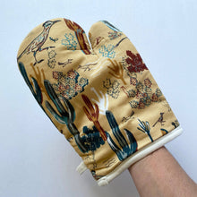 Load image into Gallery viewer, SW Roadrunner &amp; Saguaros Oven Mitt - Gold
