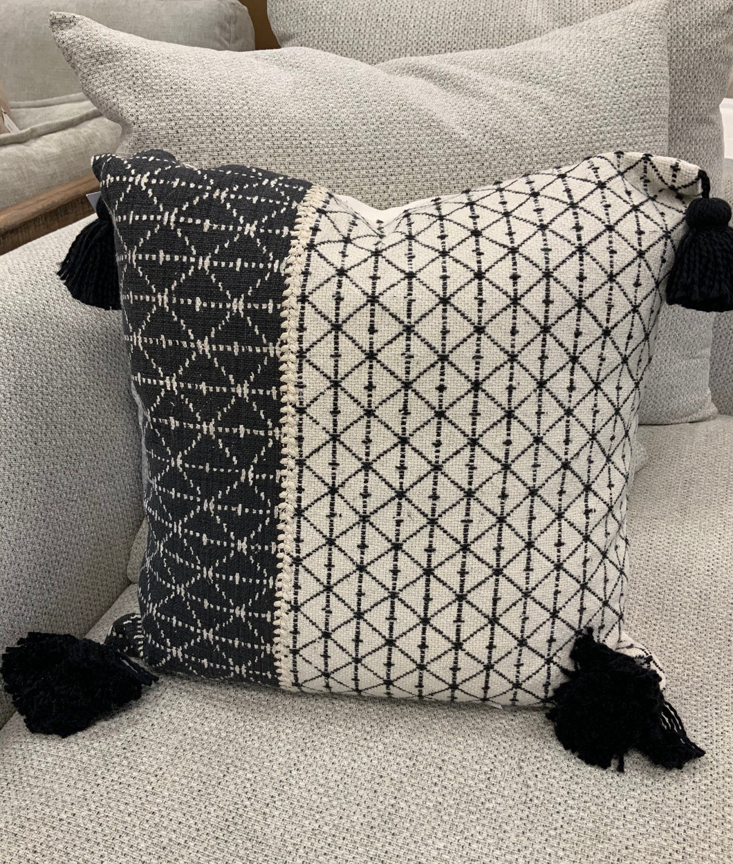 Artisan pillow with tassels (6172821127366)