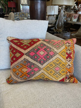 Load image into Gallery viewer, Kilim Artisan decorative throw pillows
