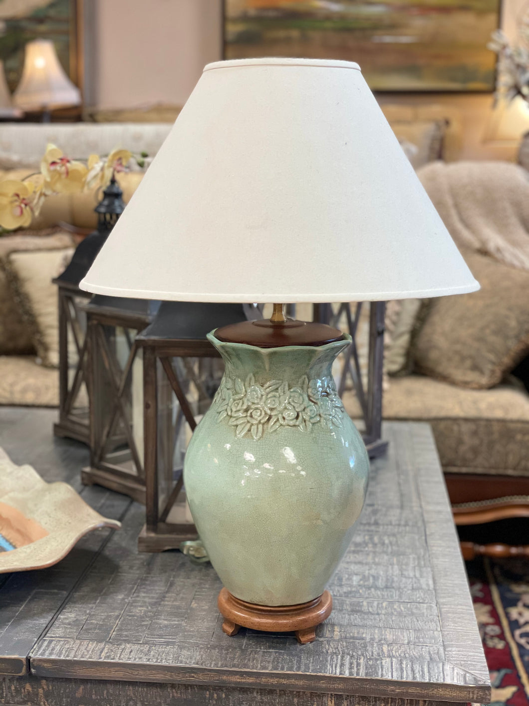 Light turquoise floral lamp
