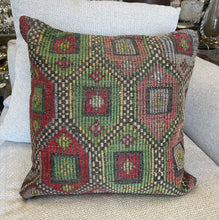 Load image into Gallery viewer, Kilim Artisan decorative throw pillows
